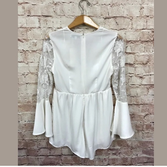 Harper & Me Romper 12 Bell Sleeve Lace open side - Picture 6 of 7